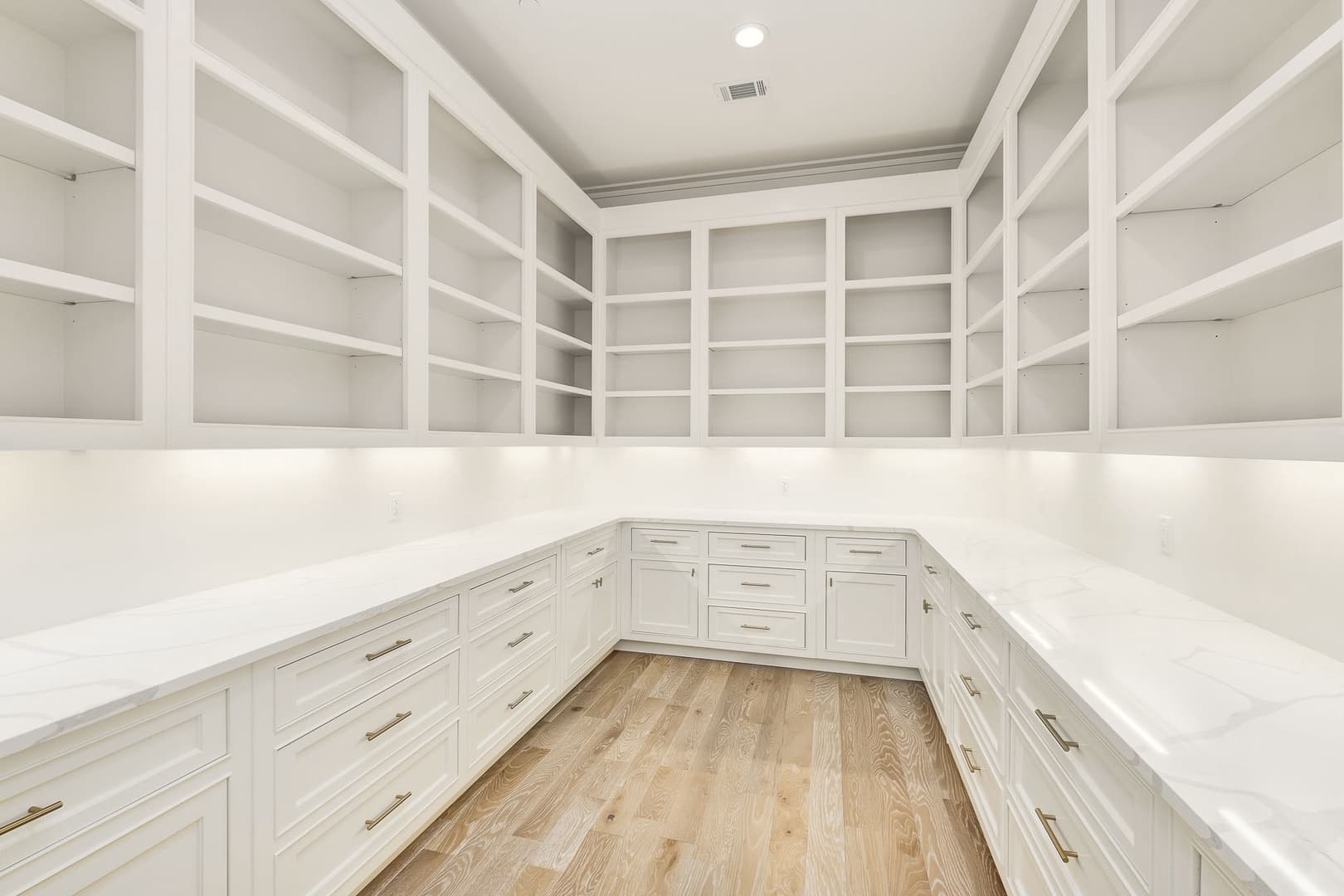 Emerald Le Luxe - Image 45