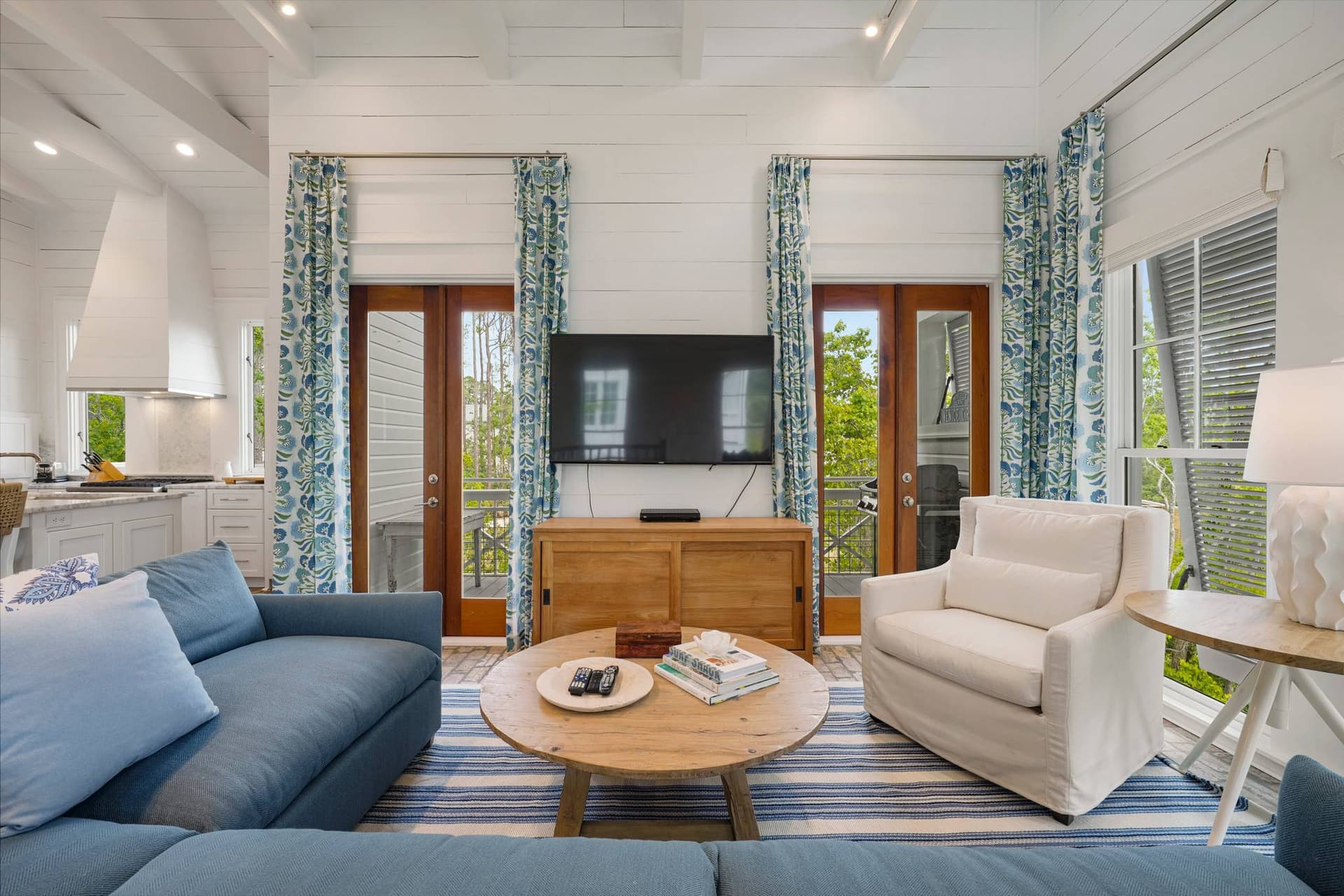 Splendor in the Sand - Image 2