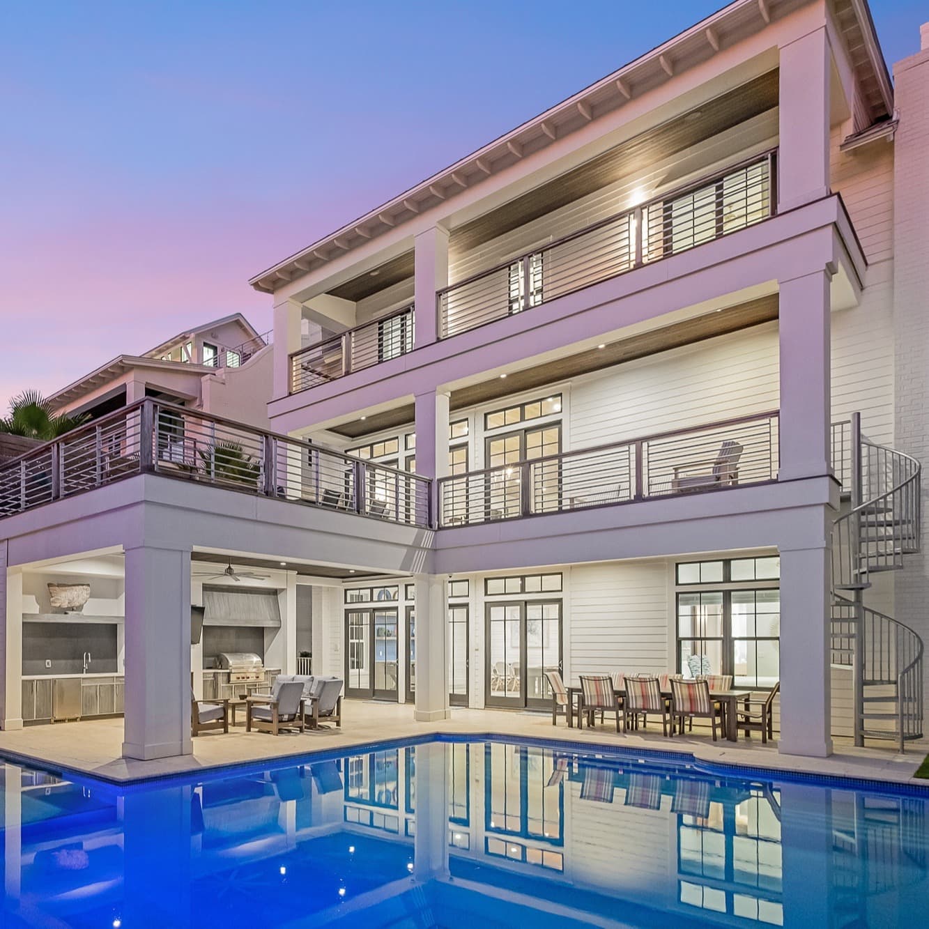 Oasis at Park Row Manor - Image 1