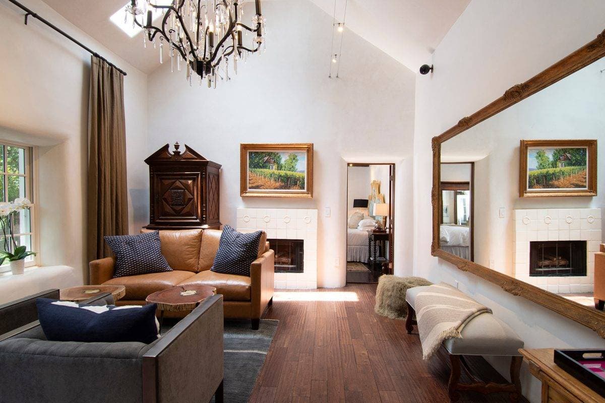 Palace Hillside - Image 12