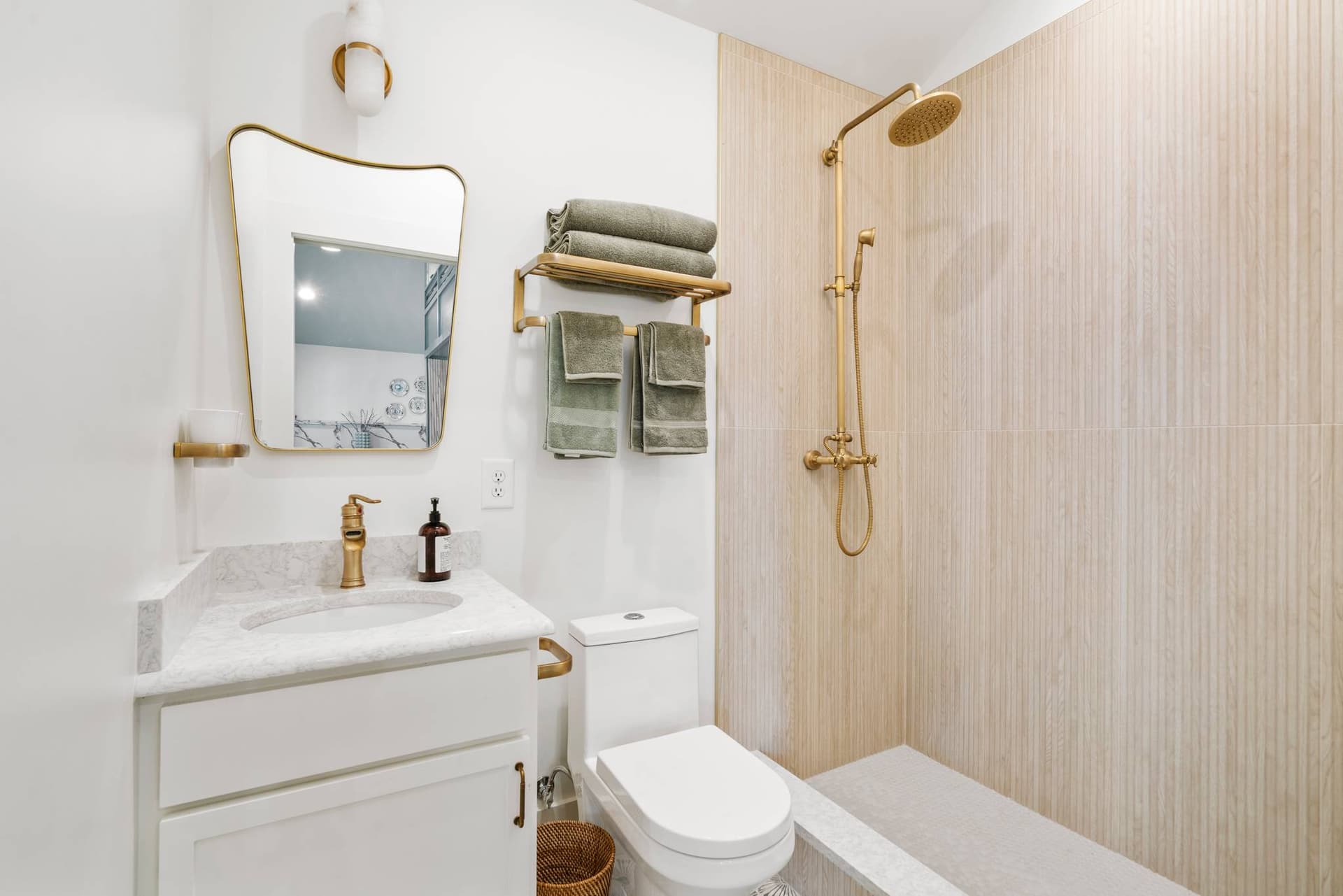 Nashville Entertainer - Image 20