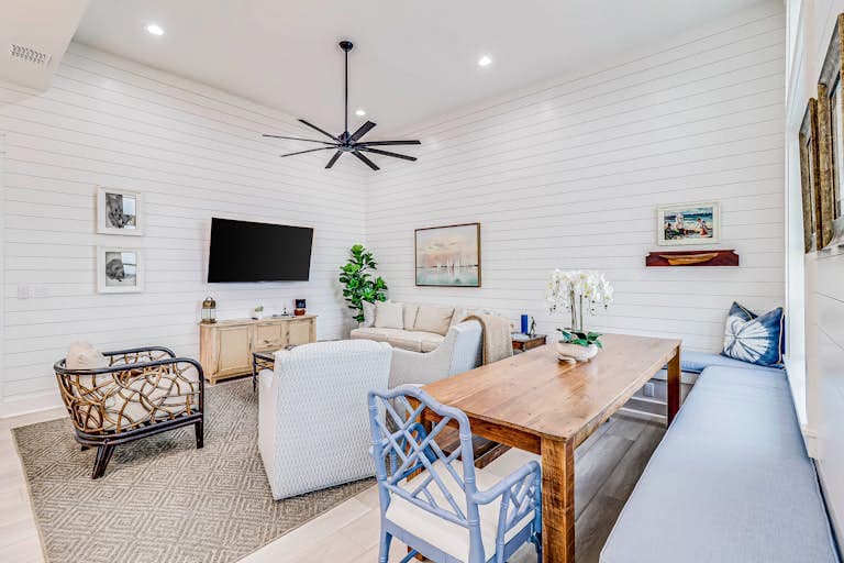 Commodore’s Hideout - Image 10