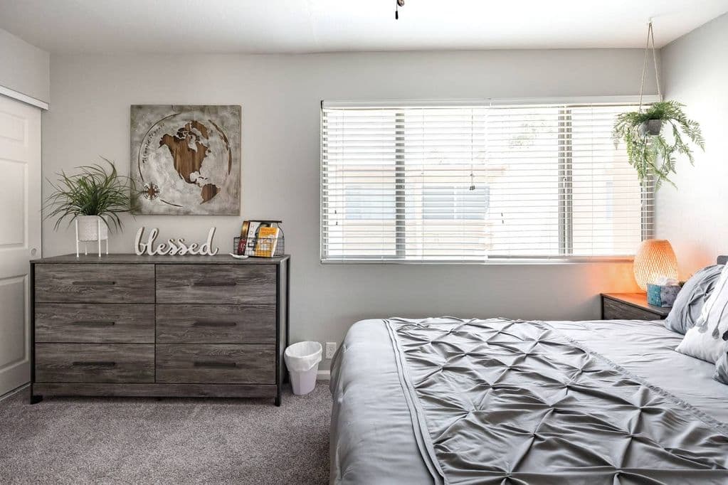 Rustic Modern Townhouse - Image 14