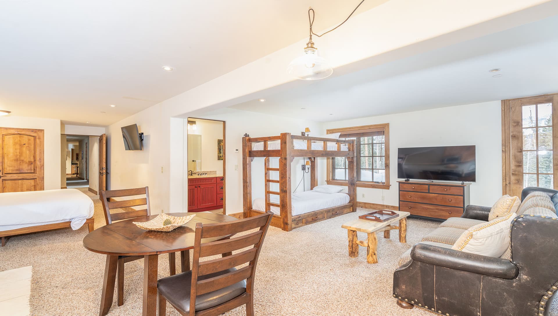 Twin Elk Lodge - Image 35