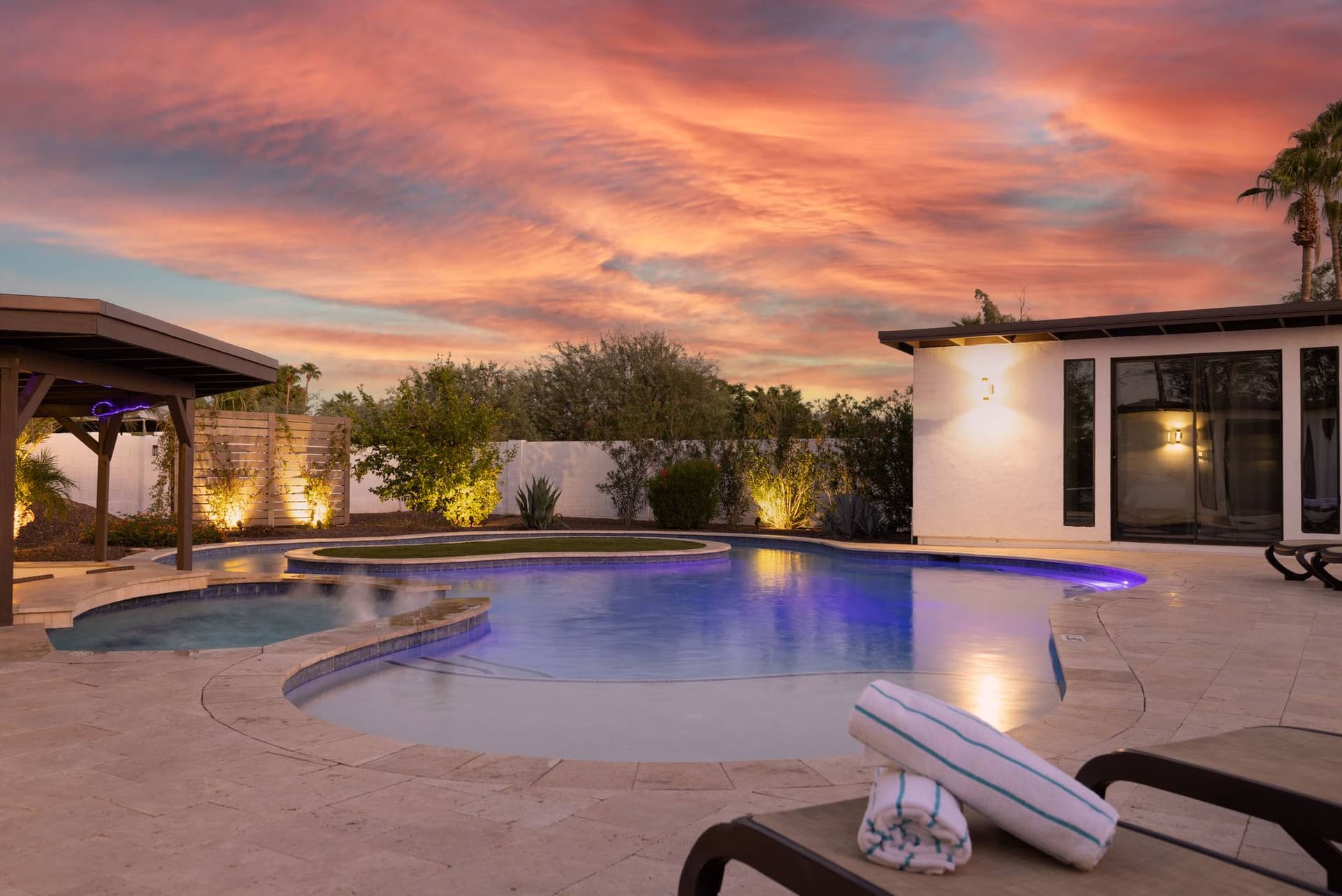 Luxe Resort Retreat - Image 41