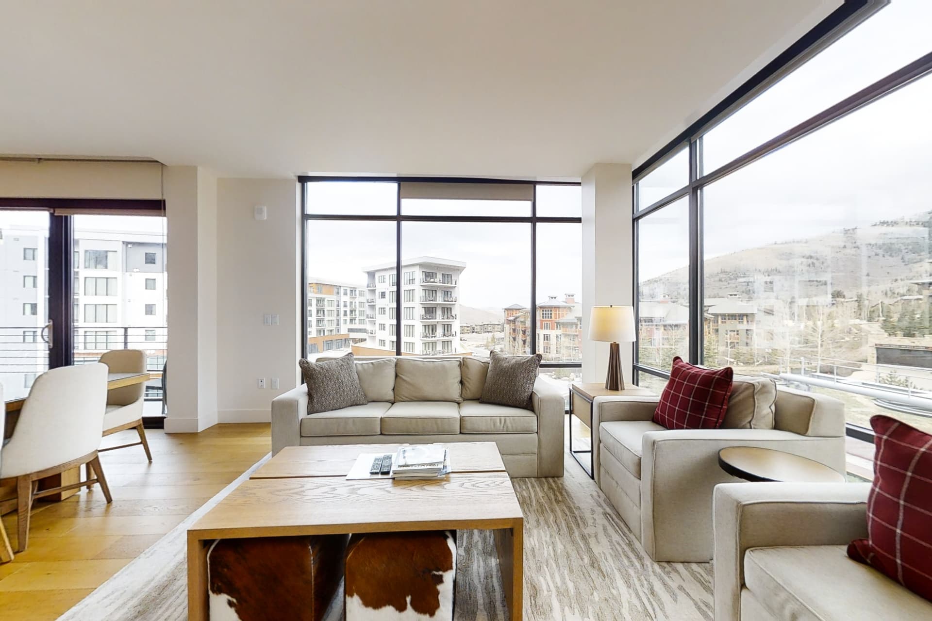 Lift 402 Home - Image 2