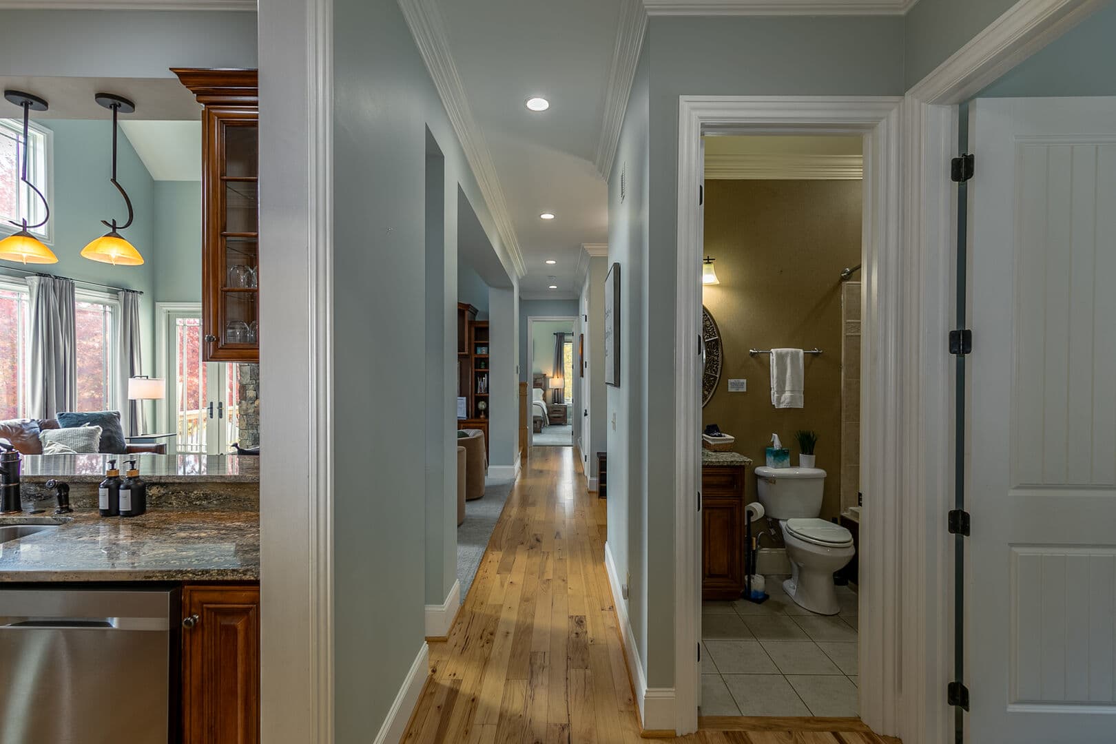 Mountain Top House - Image 10