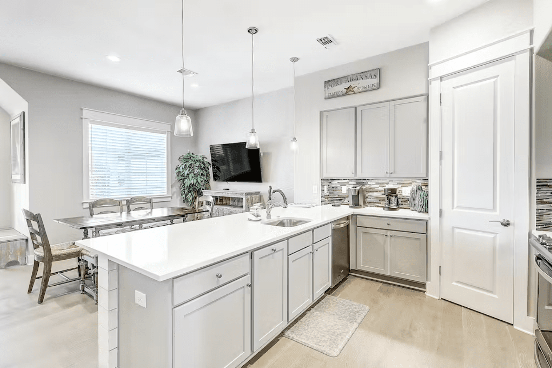 Top of the Shoreline - Image 14