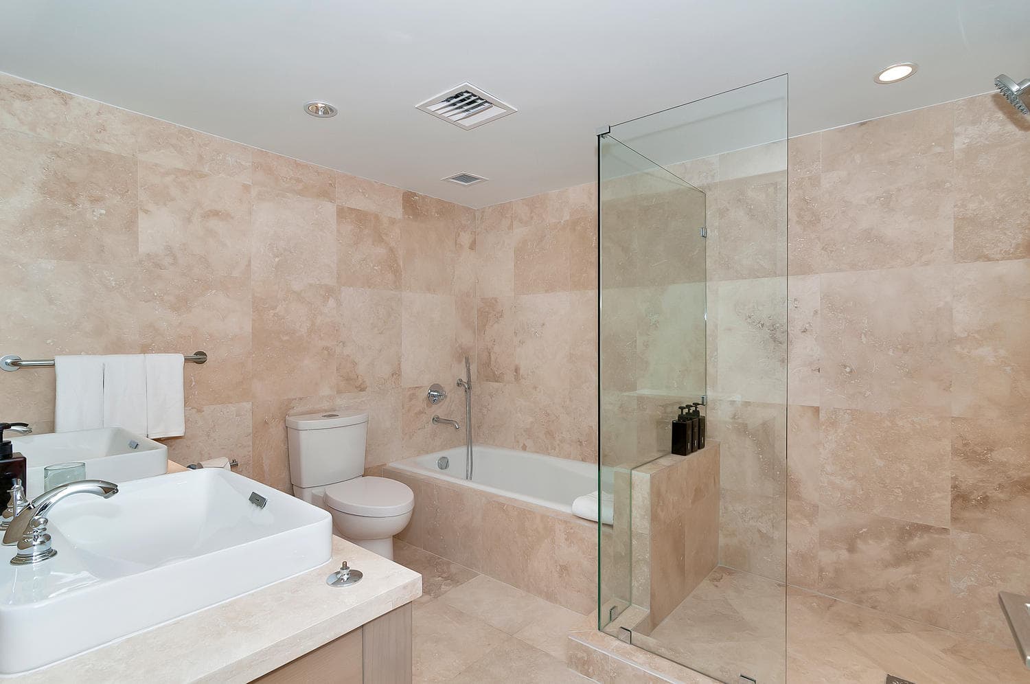 1 Hotel Residence #919 - Image 26