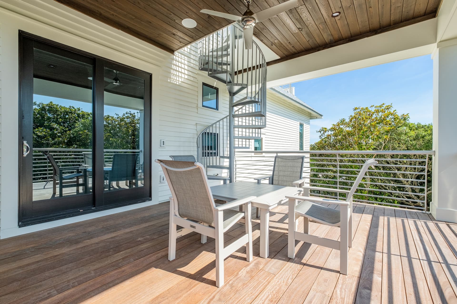 Social Manor - Image 35