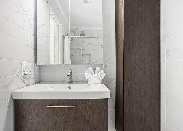 Shore O'Clock - Image 31