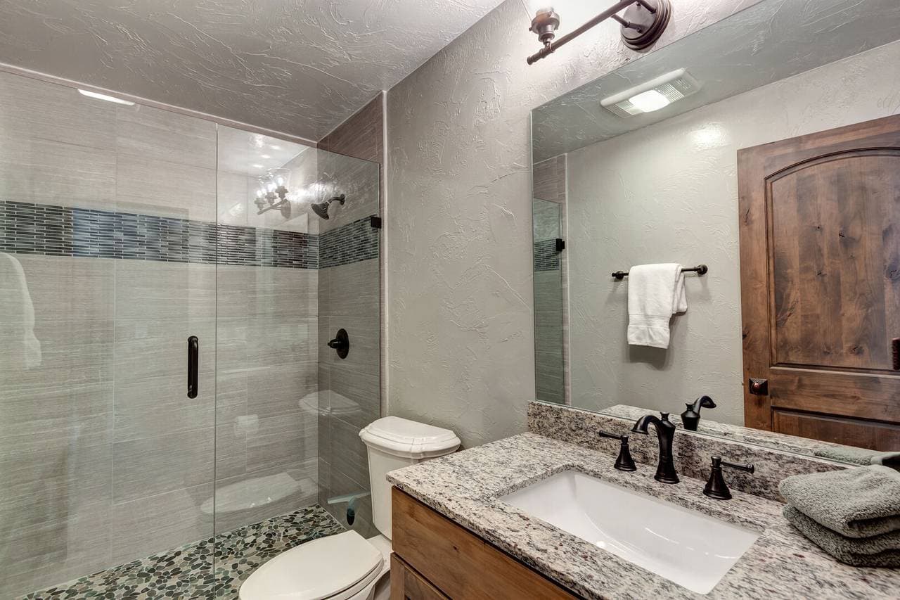 Creekside Escape - Image 23