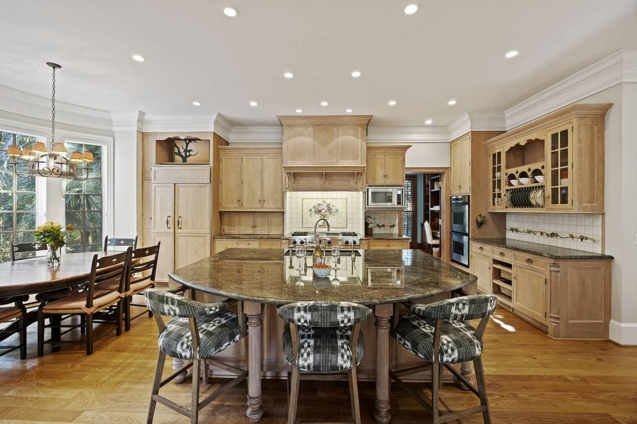 Yellow Throat Lane - Image 16