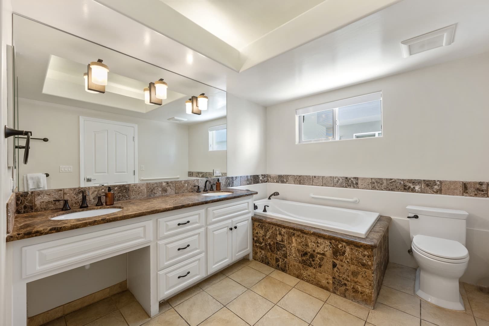 Oceanfront 1 North - Image 26