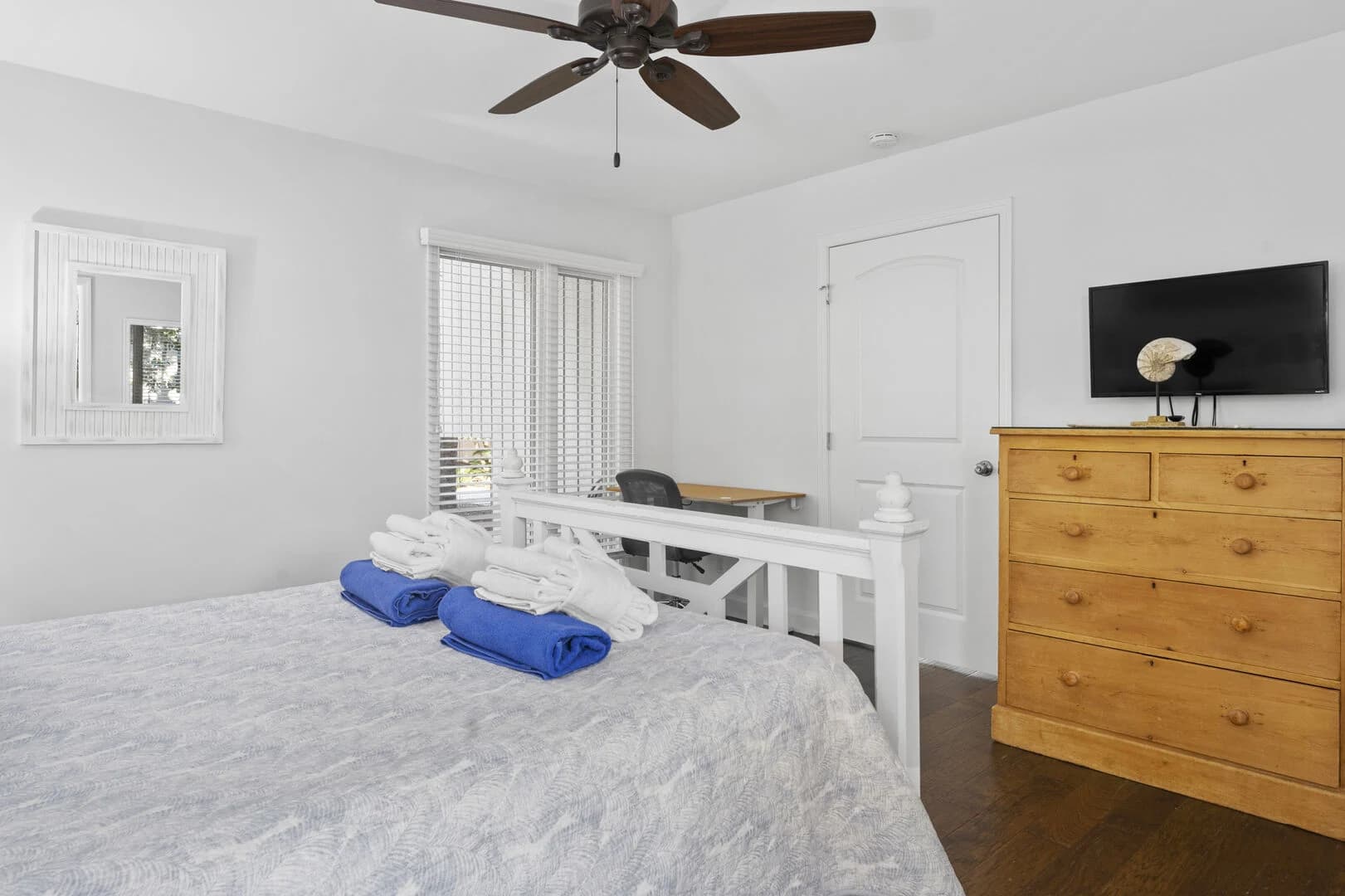 Pelican's Perch - Image 20