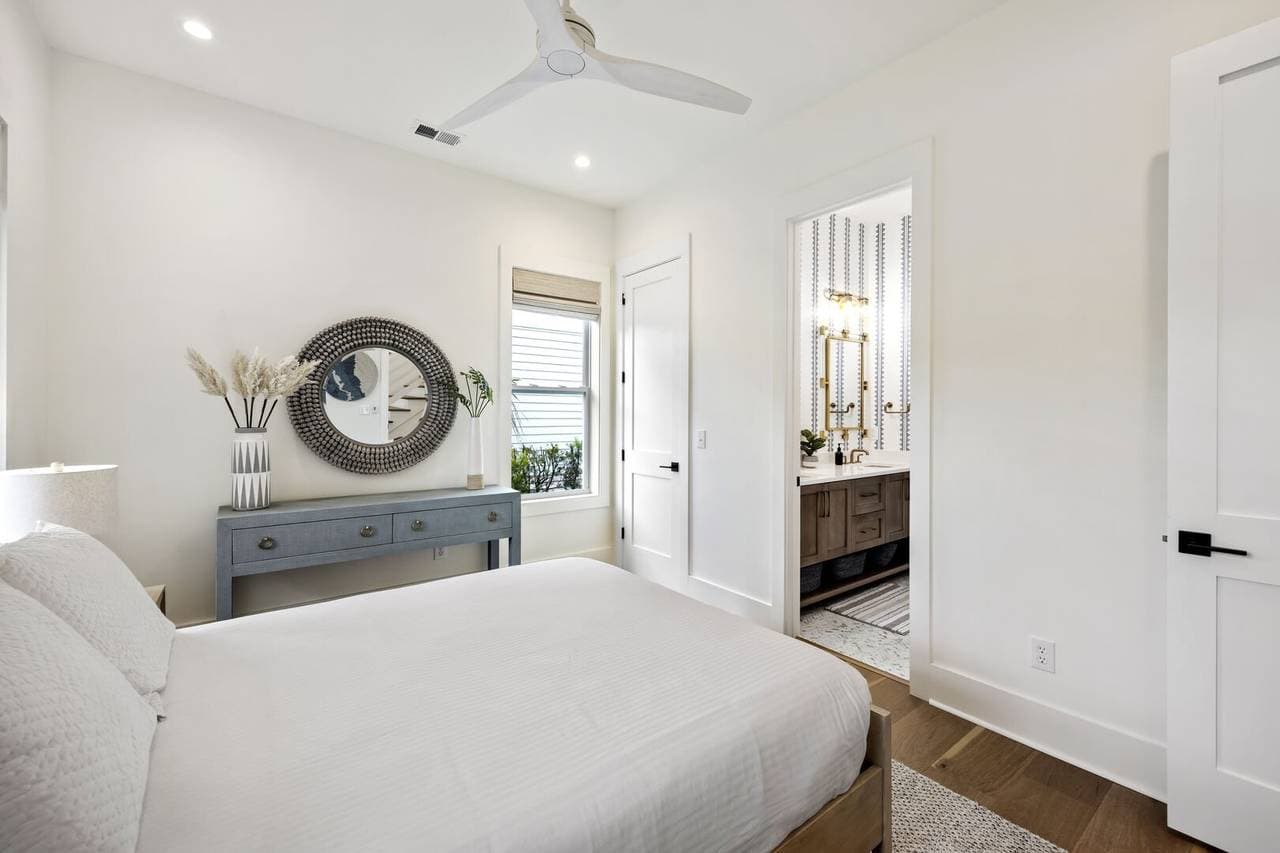 Yacht Harbor #10 - Image 15