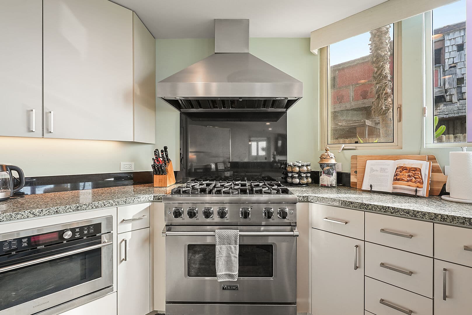 Oceanfront Haven - Image 10