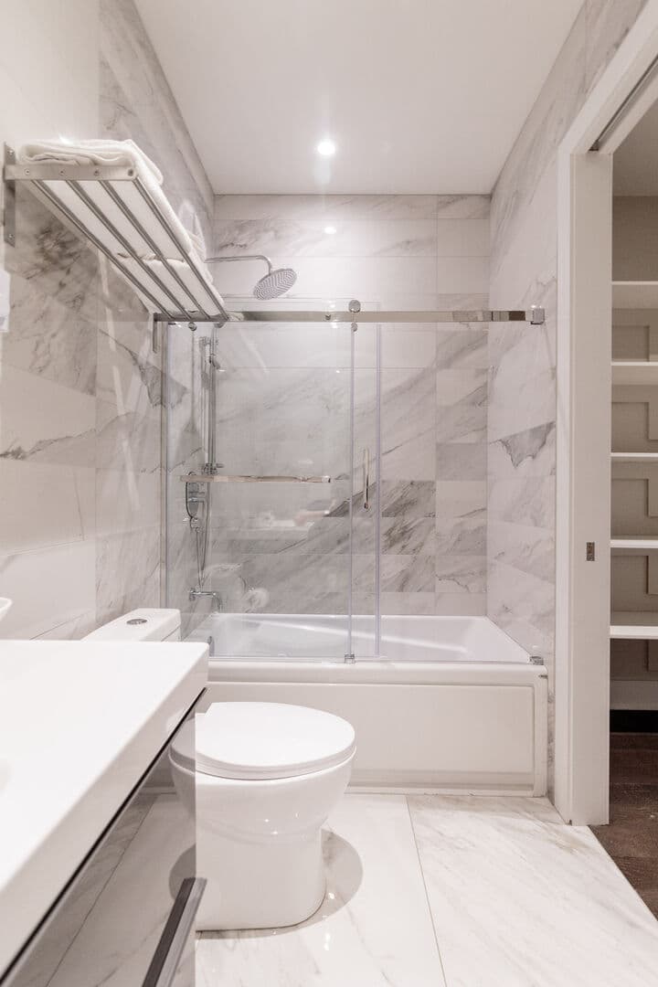 Damase Villa - Image 34