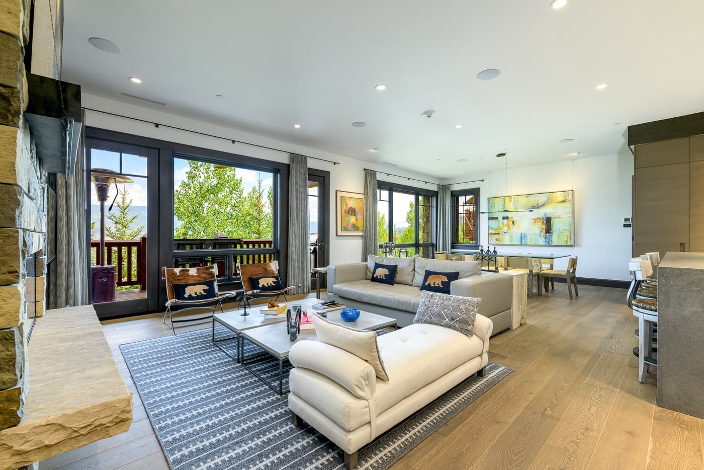 Lay Of The Land At Hummingbird Lodge - Image 4