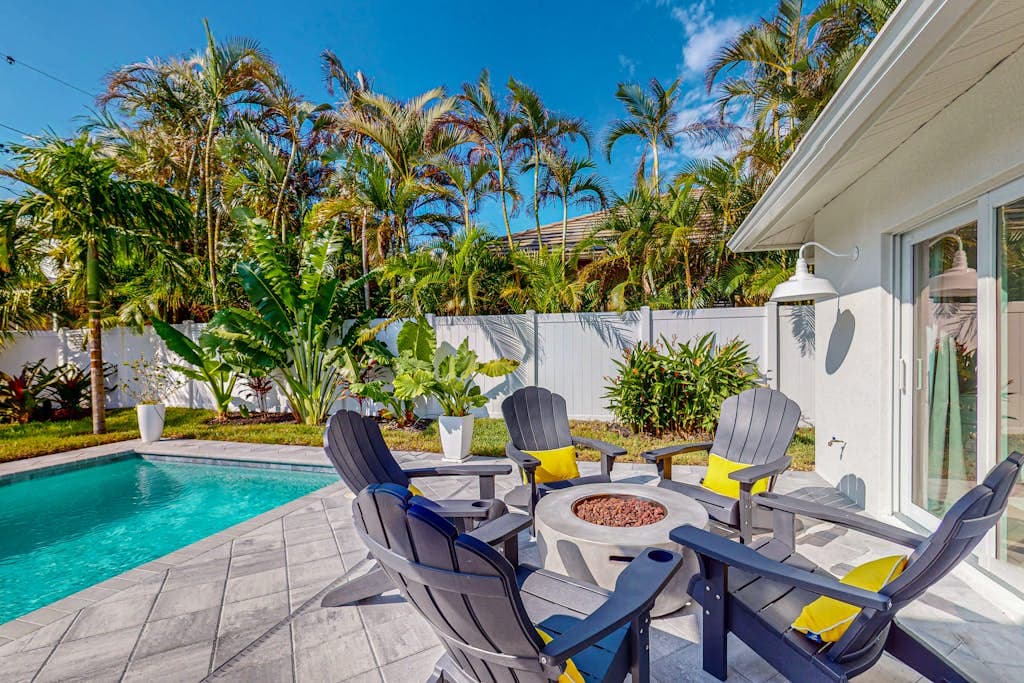 Yellow Door Beach Cottage - Image 19