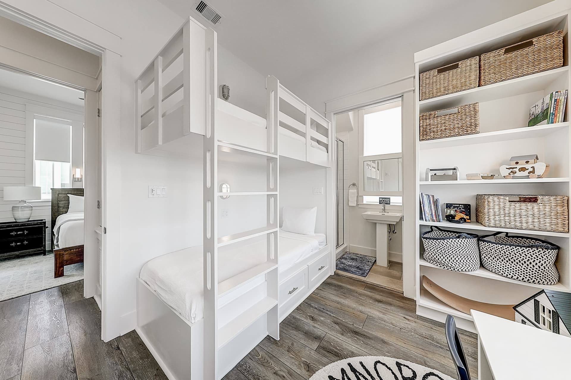 At Ease Home - Image 19