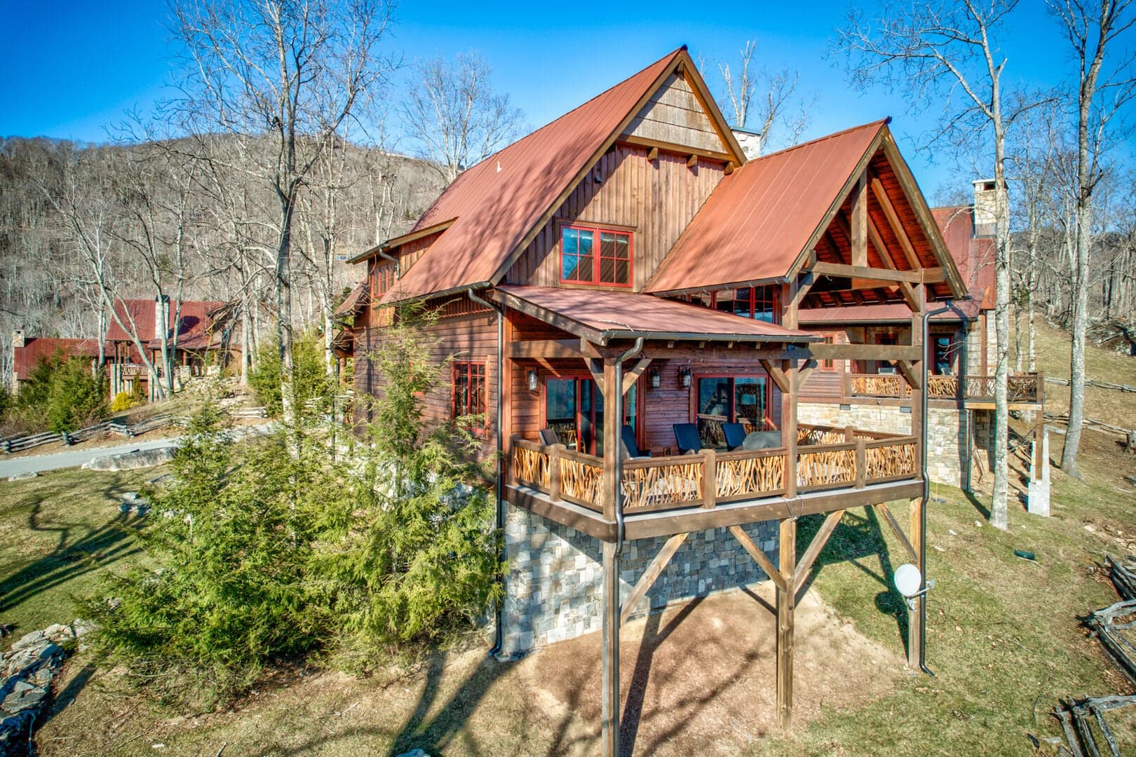 Grin Inn Bear - Image 1