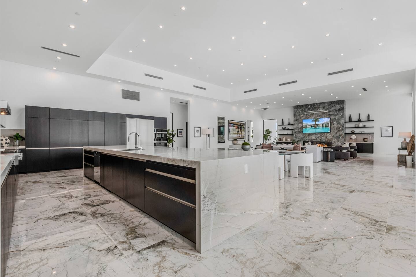 Bravo Villa #3 - Image 13