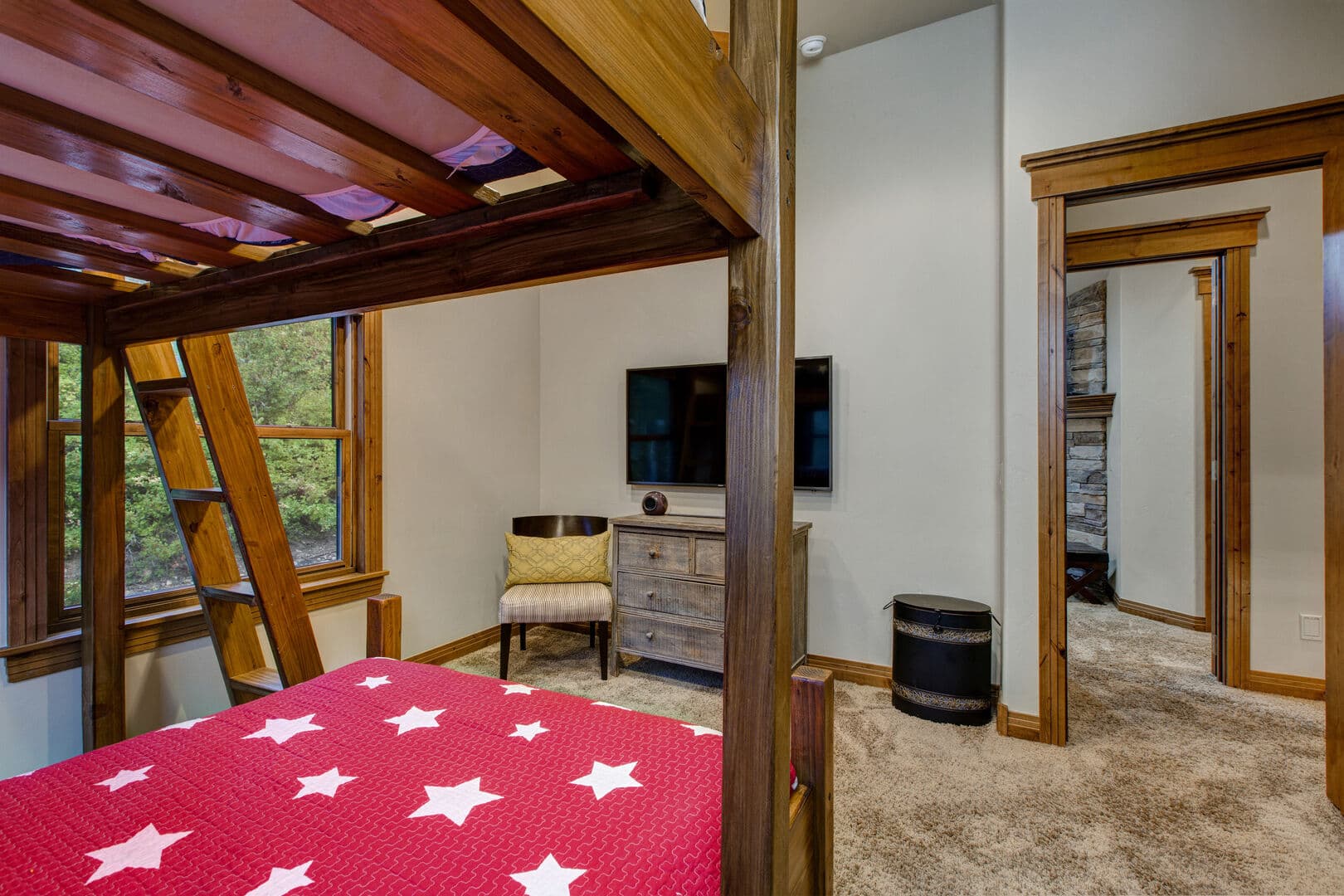 Daly Canyon House - Image 23