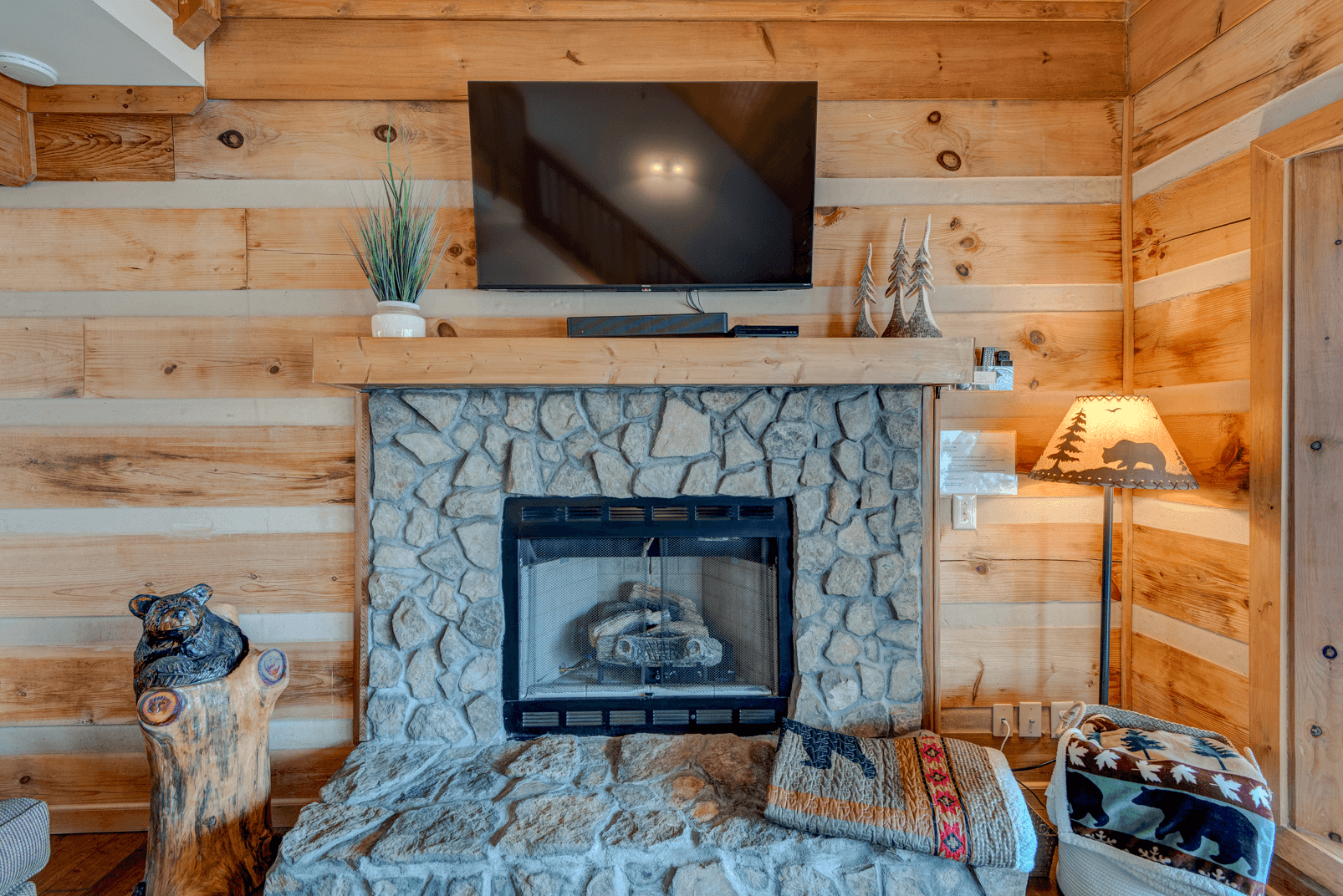 Cozy Bear Cabin - Image 11