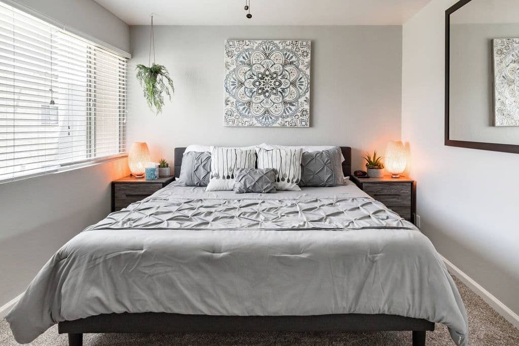 Rustic Modern Townhouse - Image 11