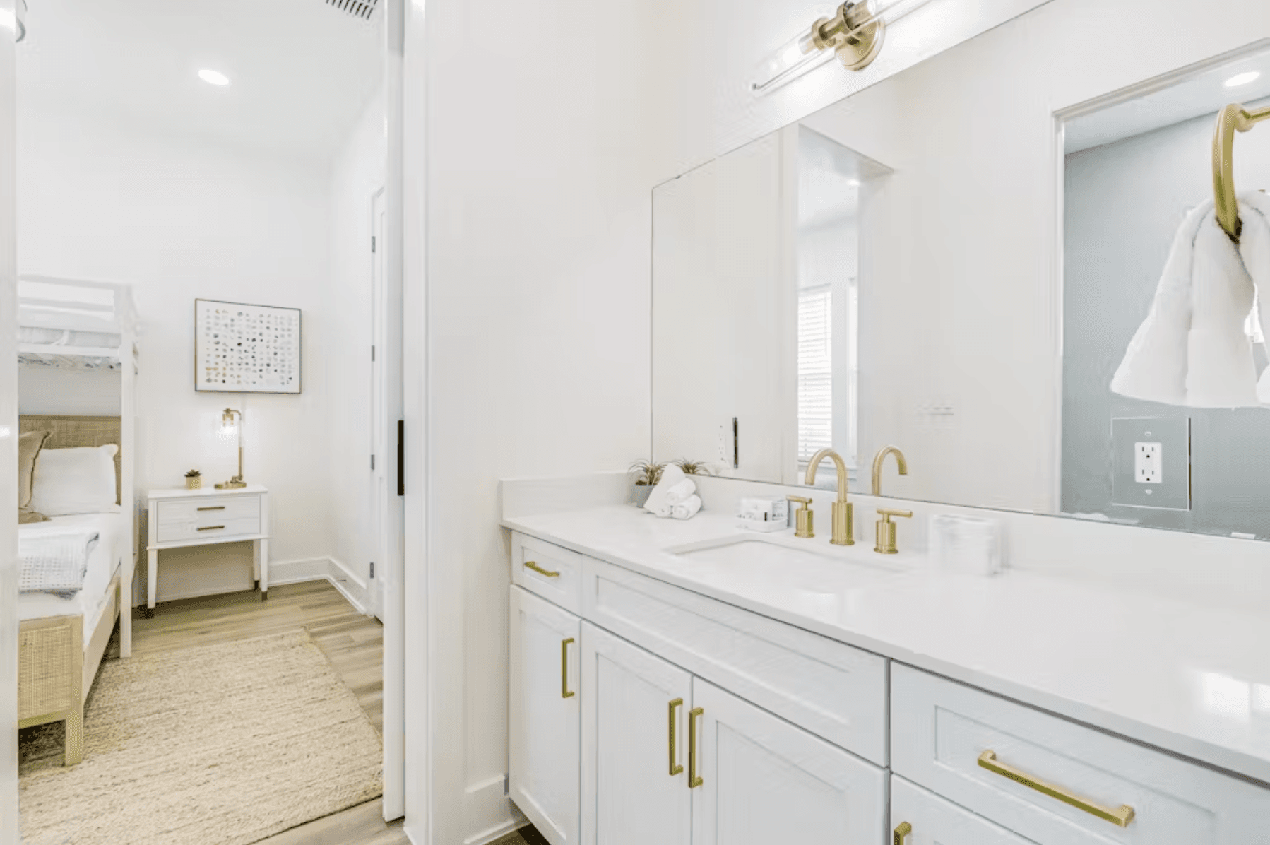 Sunsets and Smiles House - Image 24