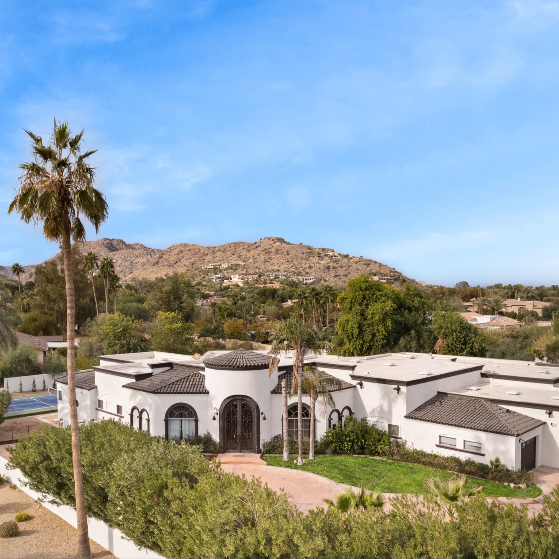 Farrier Manor - Image 1