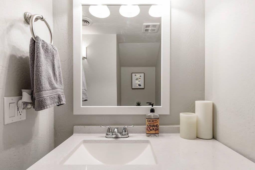 Rustic Modern Townhouse - Image 24