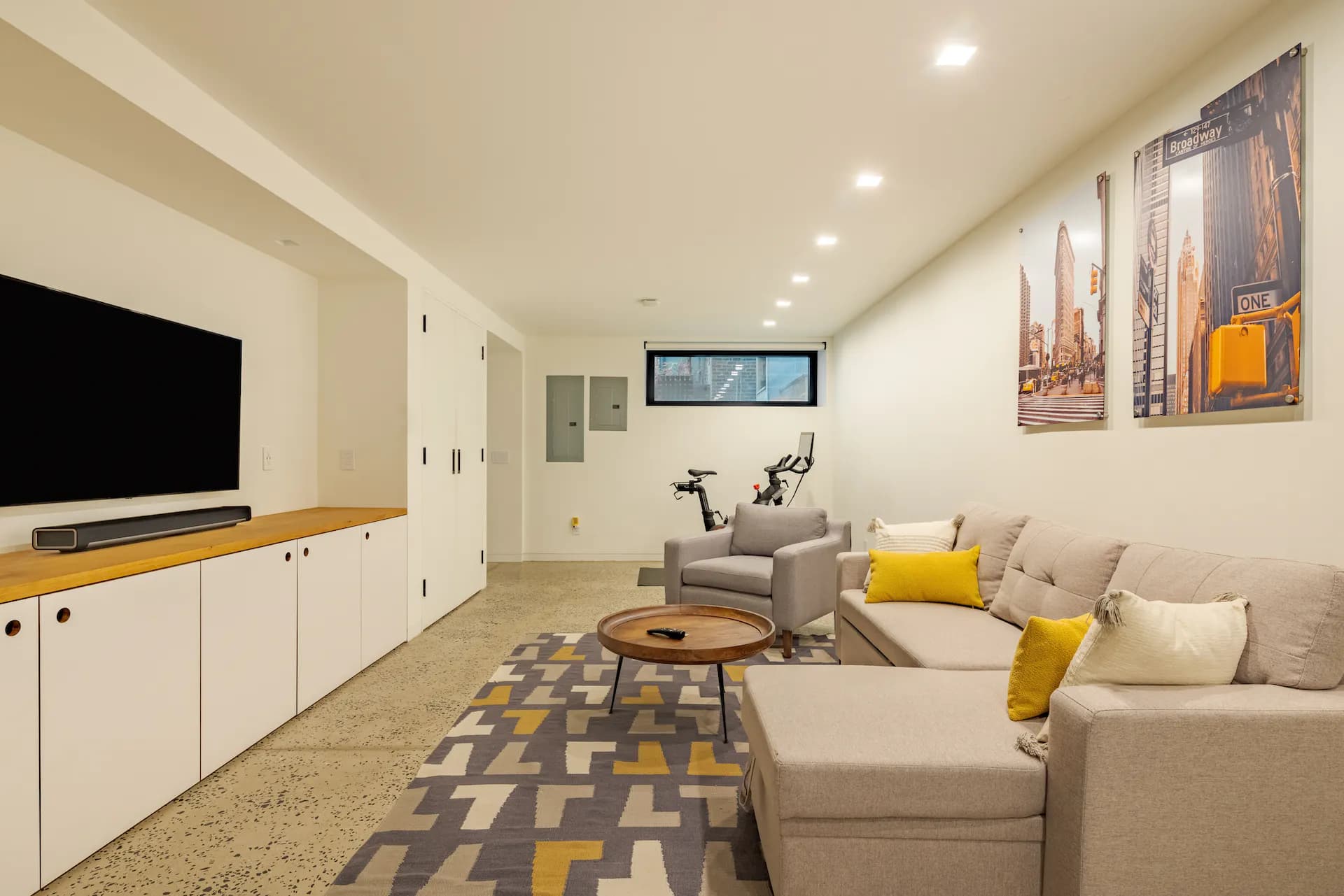 Empire House - Image 9