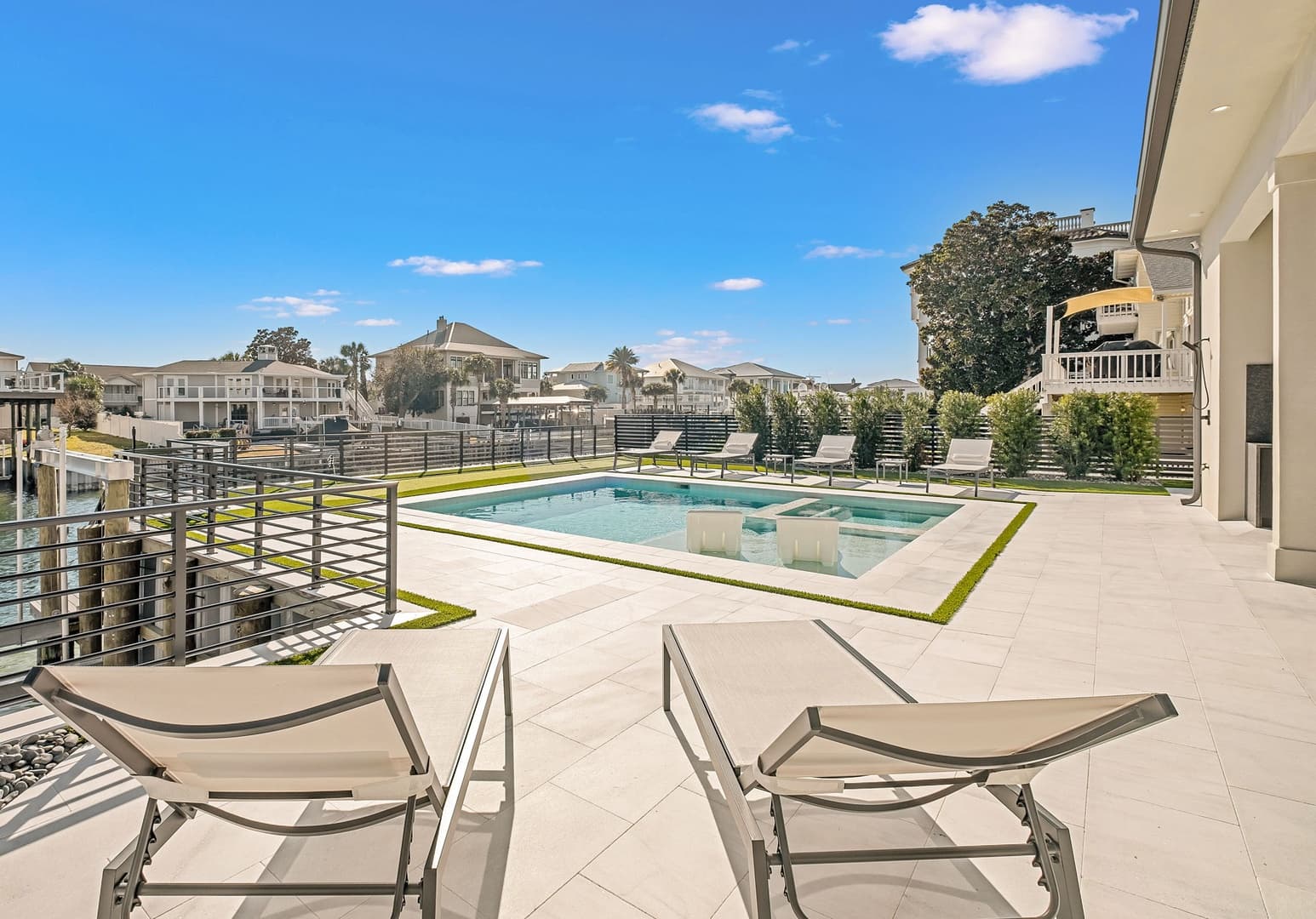 Isle Be Back - Image 52