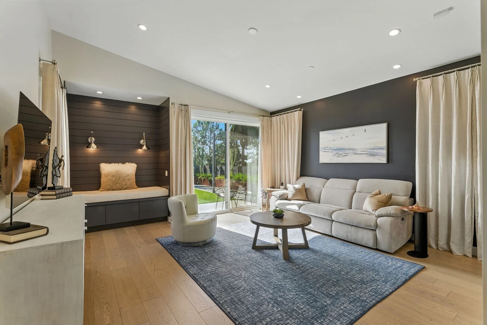 Coastal Paradise - Image 39