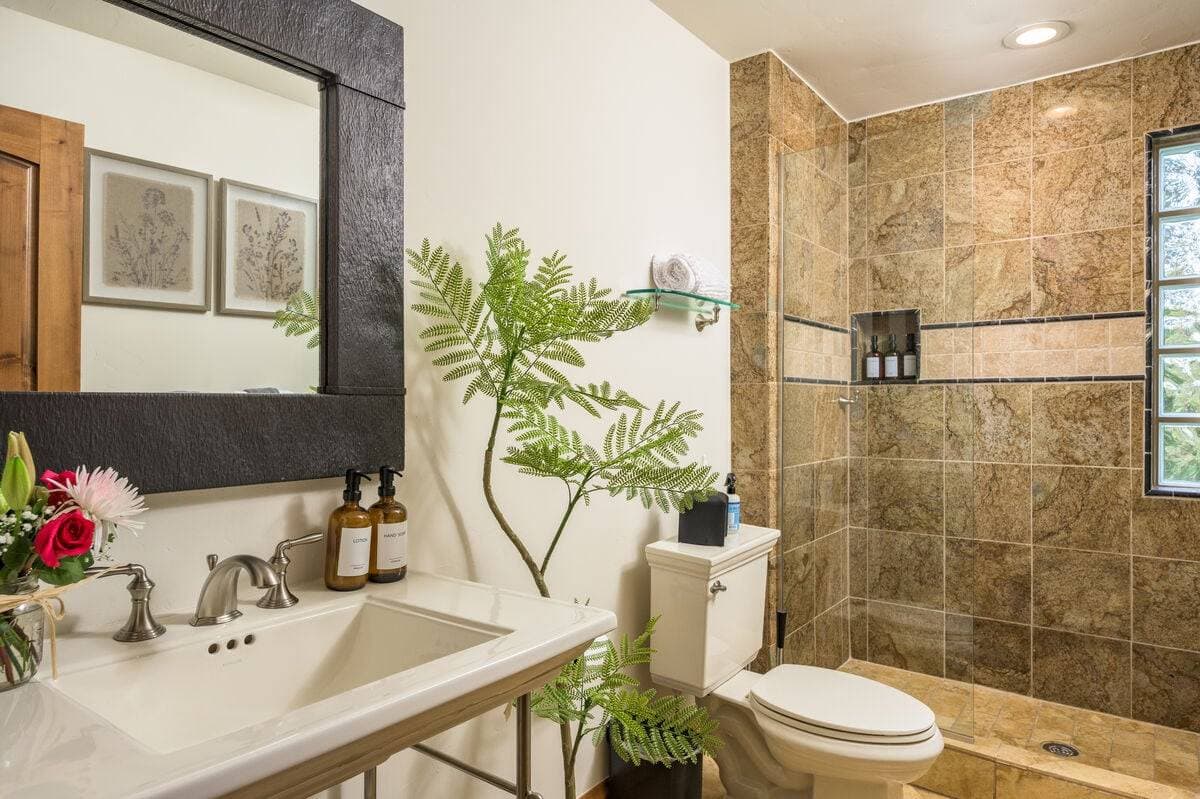 Four Sisters - Image 85