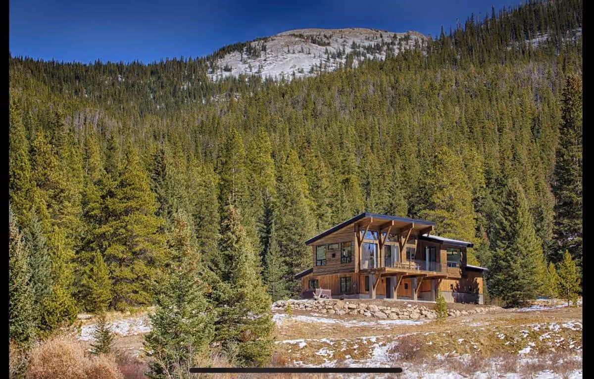 Echo Pines Chalet - Image 3