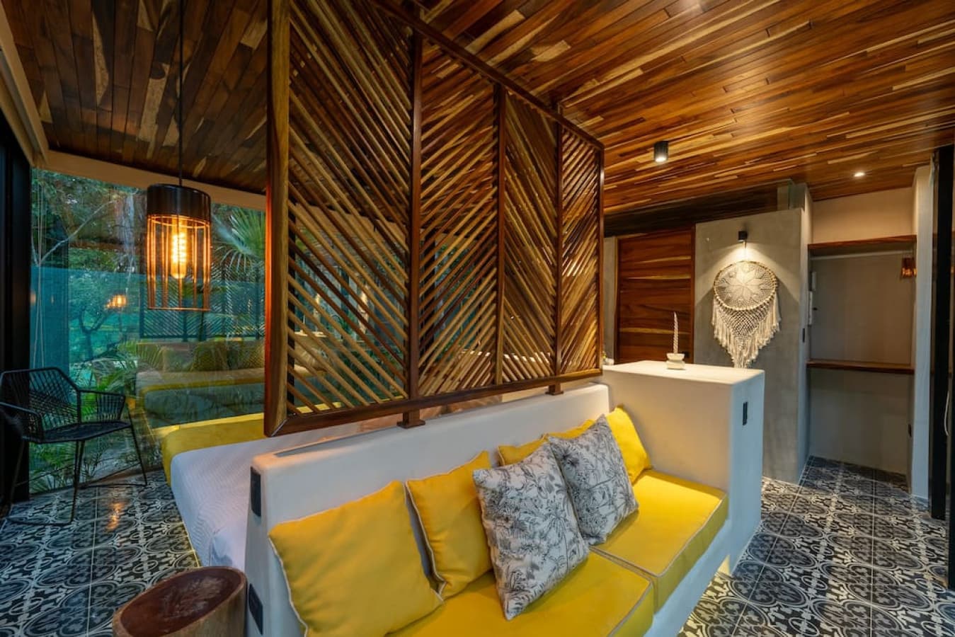 Jungle Reflection Loft - Image 2