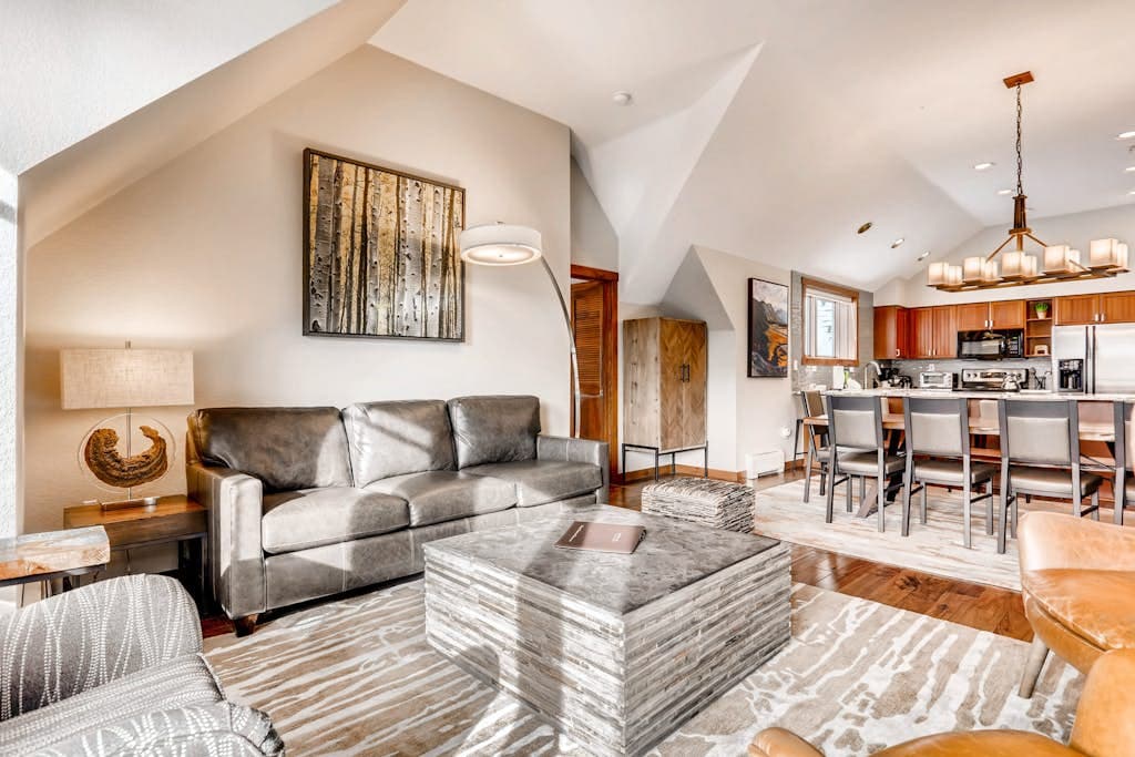 Main Street Condo #3401 - Image 4