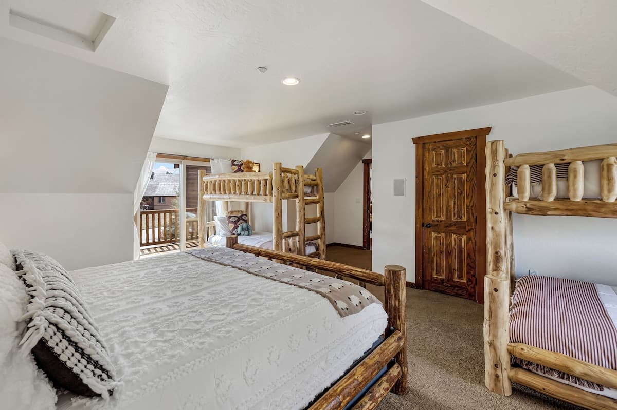 Bear Loop - Image 21