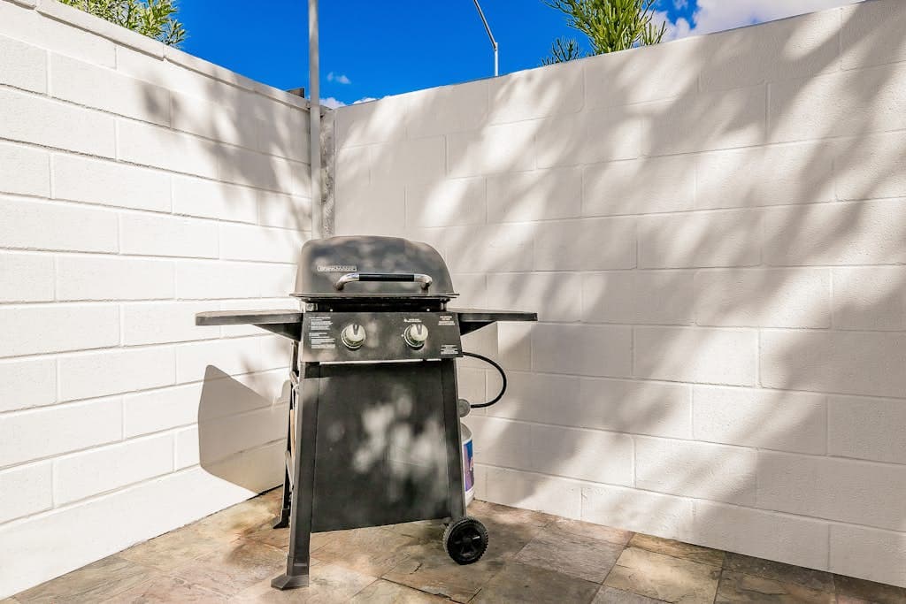 Retreat Compound - Image 40