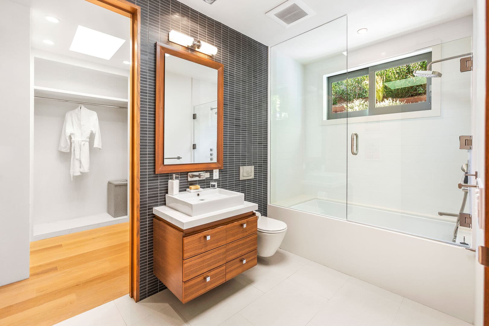 Bella Vista Estate - Image 32