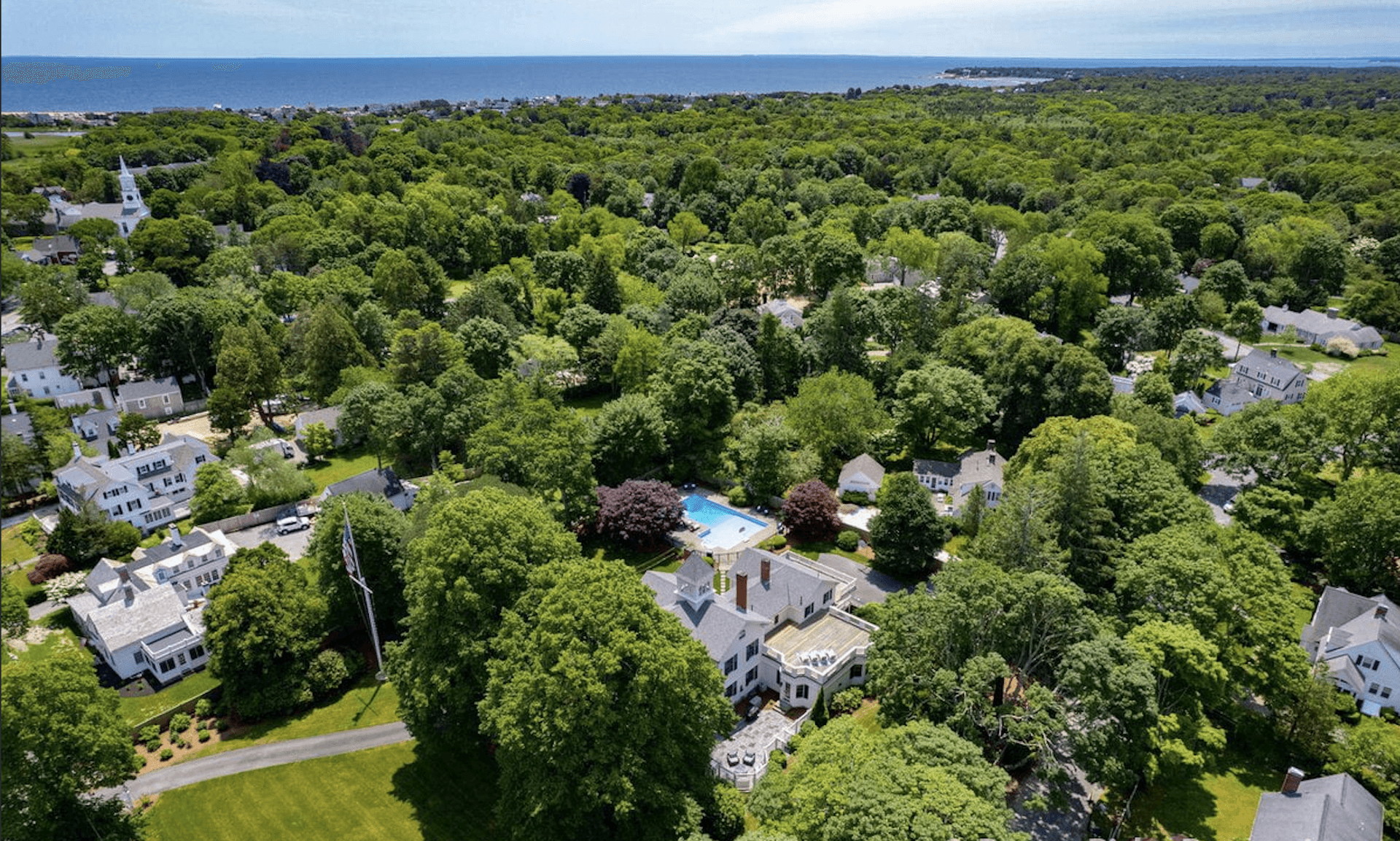 Center Of It All Estate - Image 50