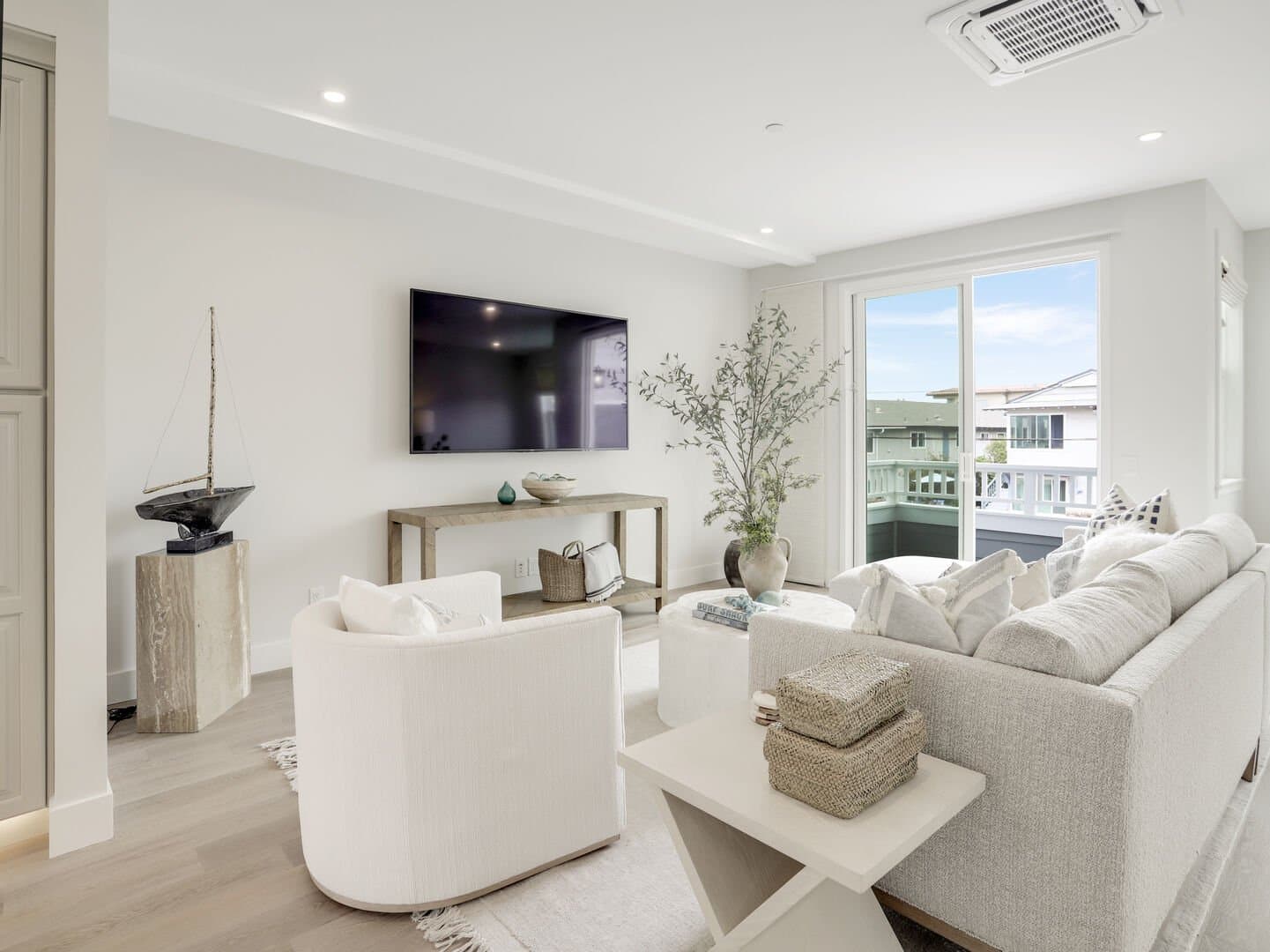 Wind and Sea - Image 3