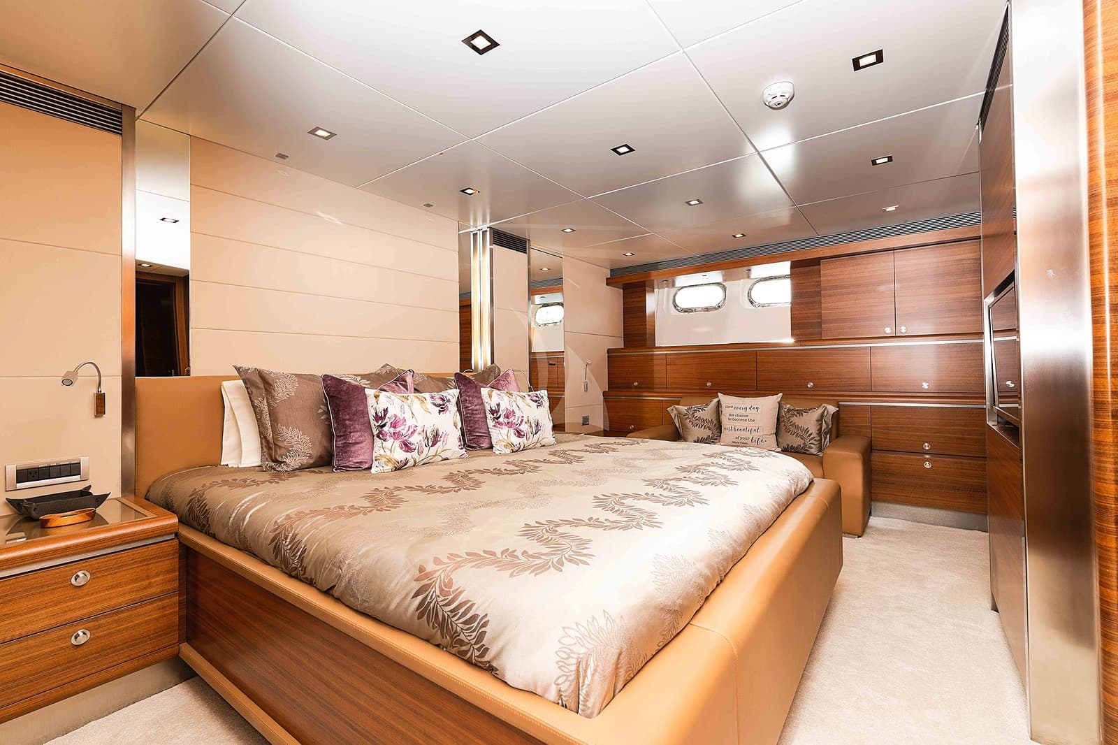 Sea Axis Yacht - Image 28