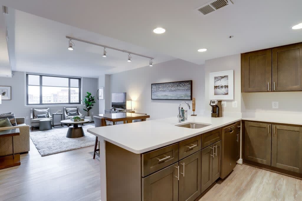 Clarendon Courtland - Image 19