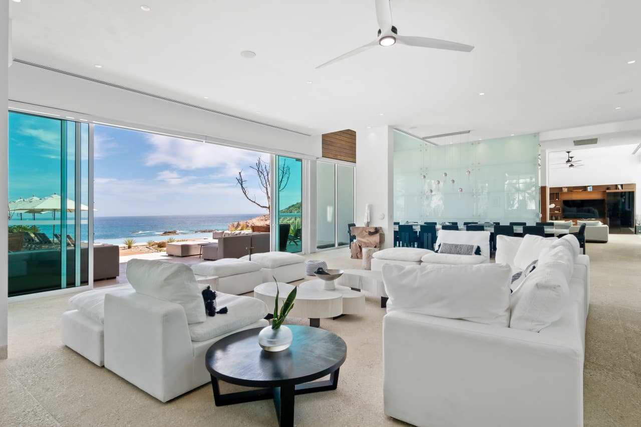 Private Beachfront in Palmilla - Image 24