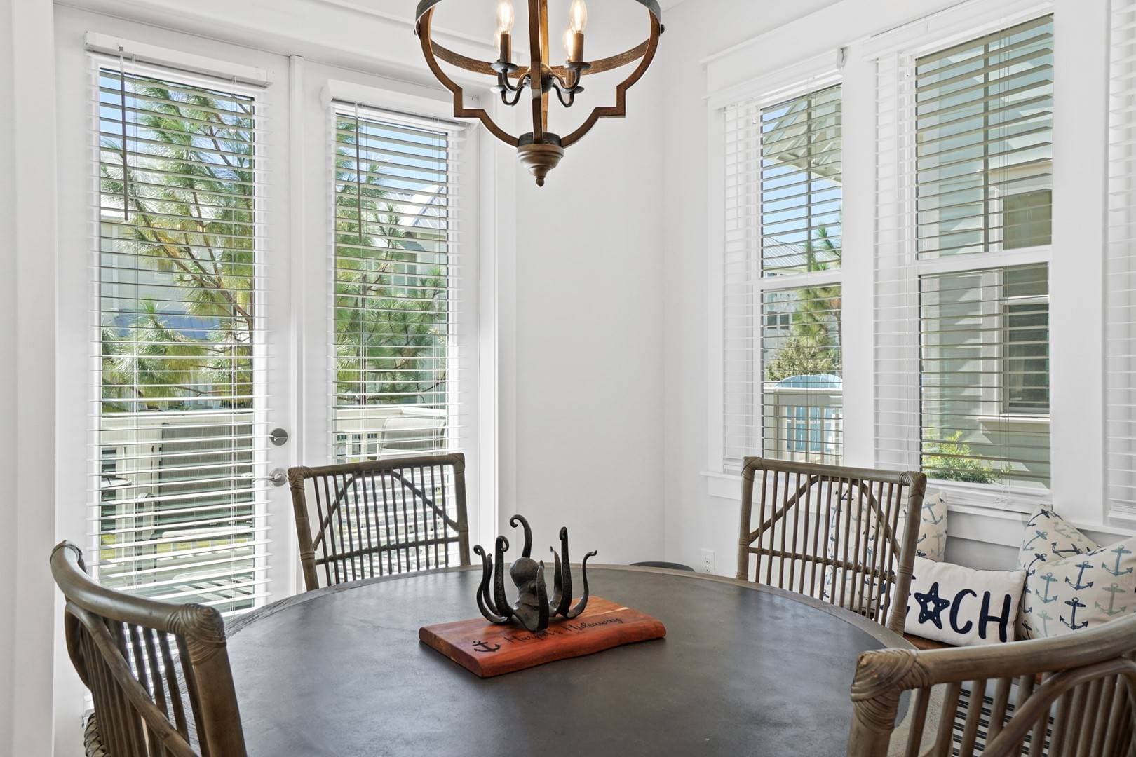 Hub Hideaway - Image 8