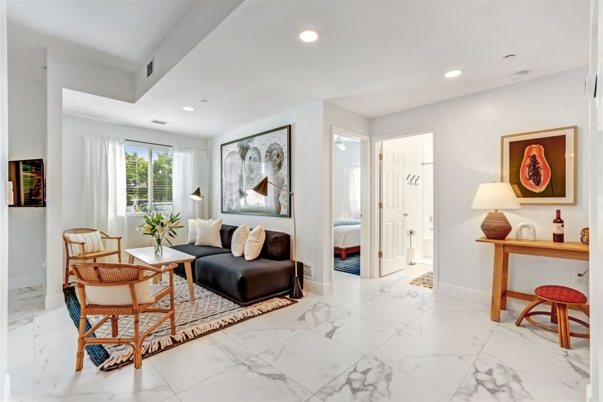 Wynwood Manor - Image 2